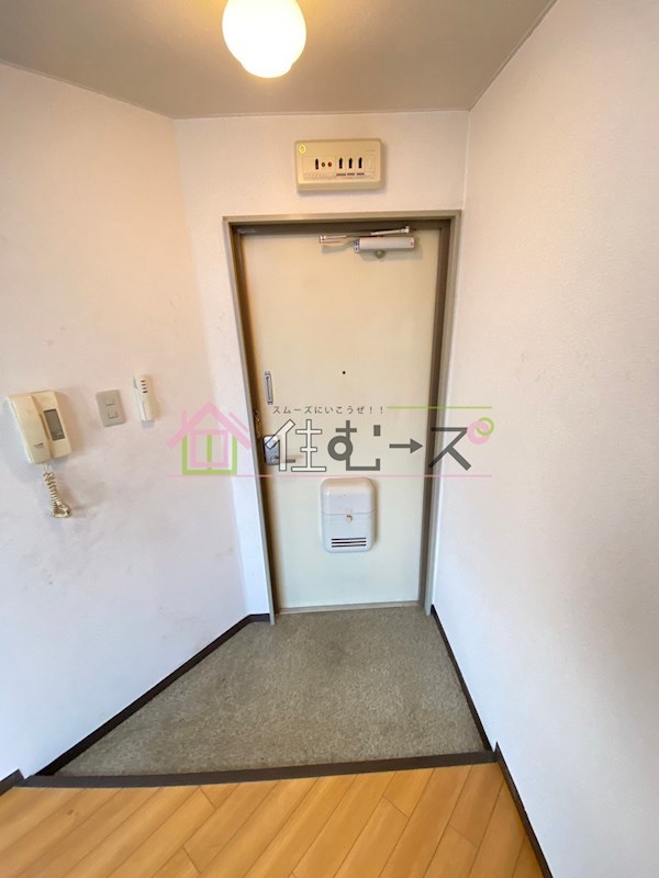 メゾンブランシェ1番館 玄関