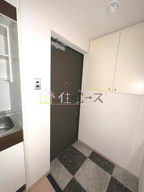 レジュールアッシュ谷町 玄関