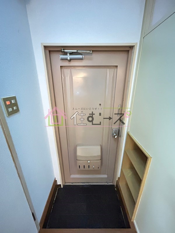 ウィン長居西 玄関