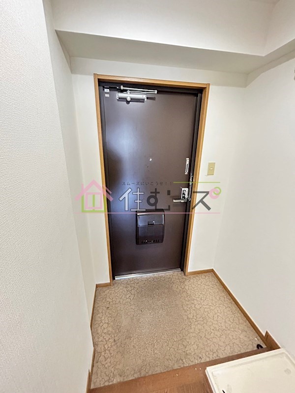 メゾンベルクール 玄関