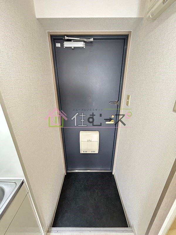 クレセント都島 玄関
