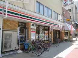 プレサンス　DOMECITY　コレーレ コンビニ