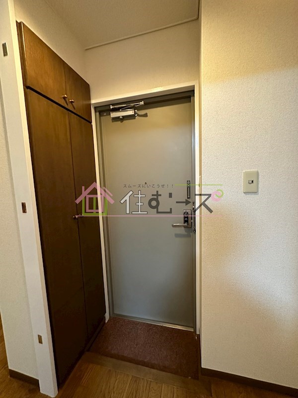 センターハウス 玄関