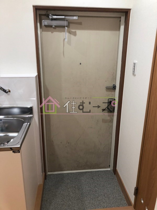 ルミエール九条 玄関