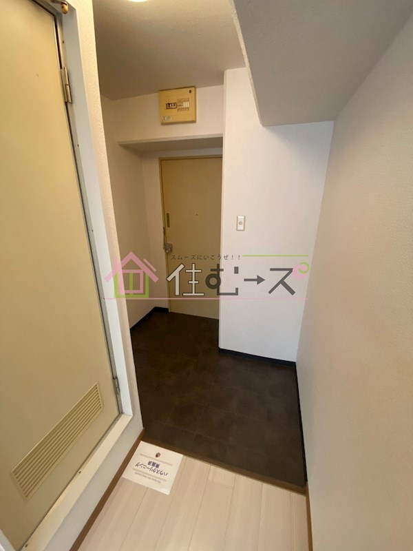新大阪ビジネス第2ニッケンマンション  玄関