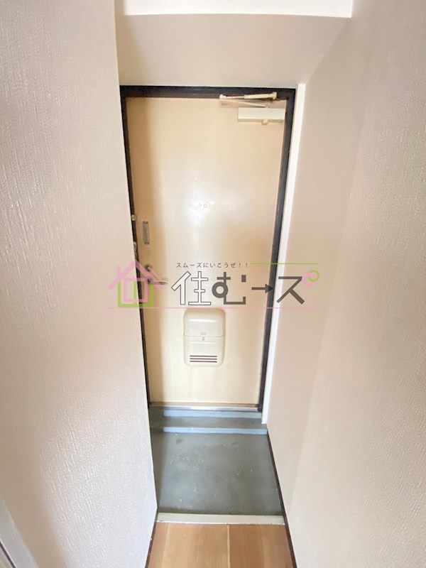 コレクション西田辺 玄関