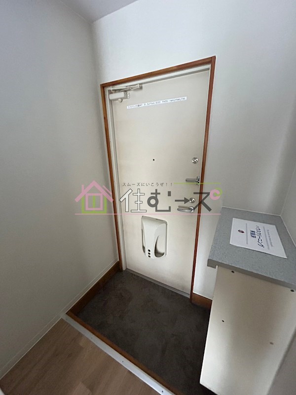 ラ・オアシス花園 玄関