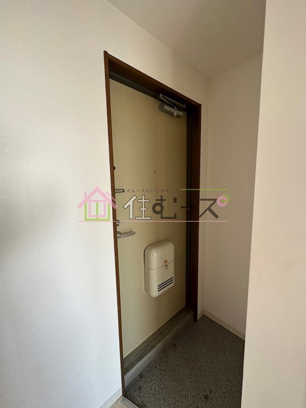 ルミエール西長堀 玄関