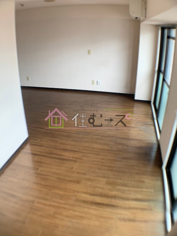 マイルド新大阪レジデンス3号館 リビング