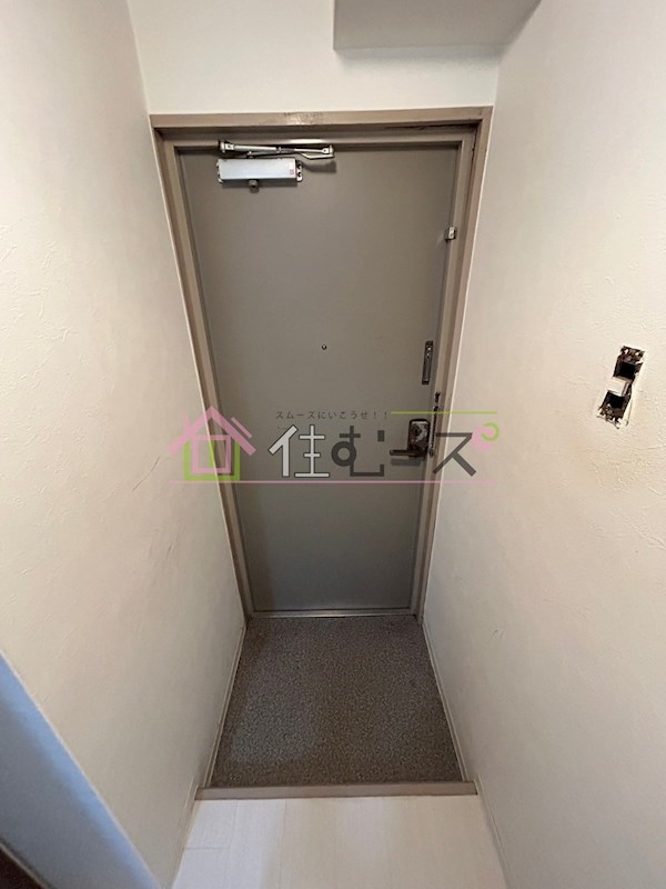 ジオナ新大阪 玄関