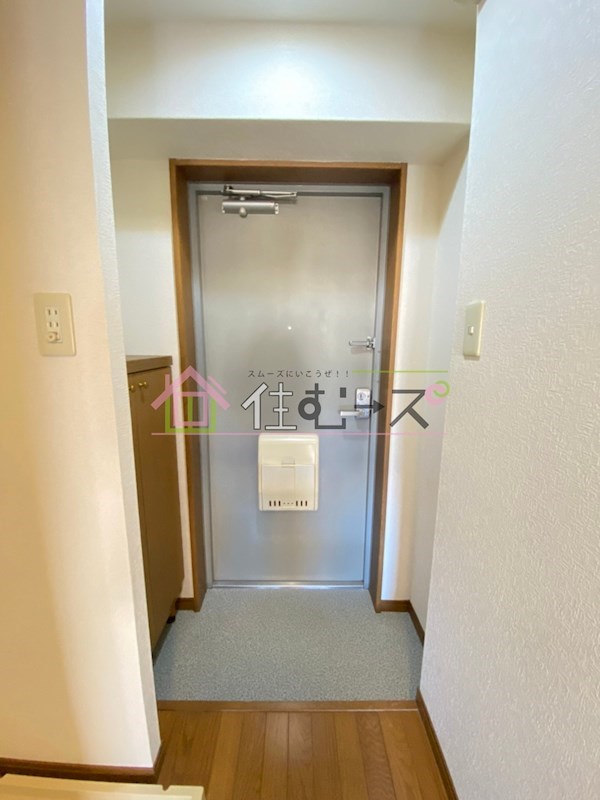 エスリード北梅田 玄関