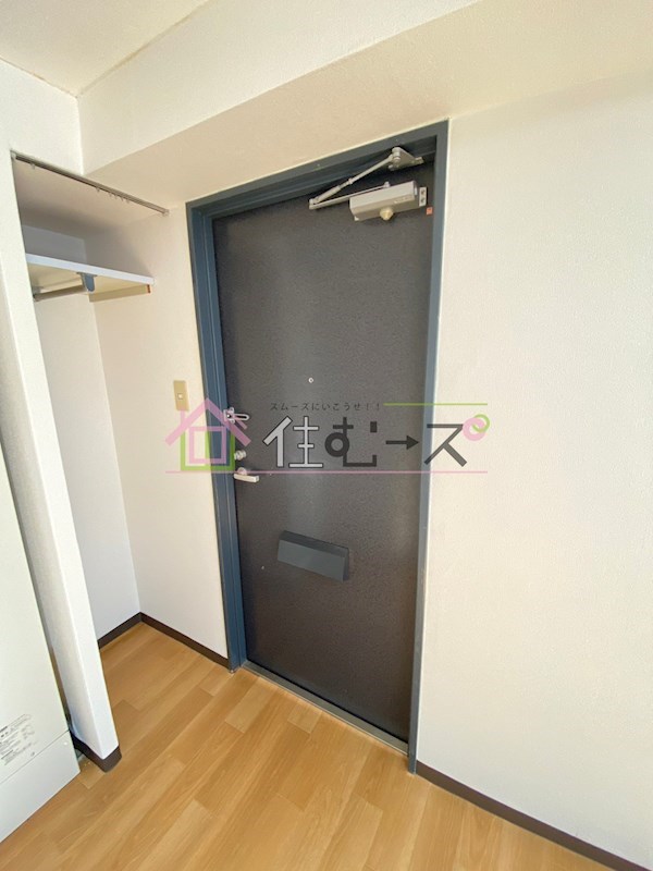 昭和グランドハイツ西三国 玄関