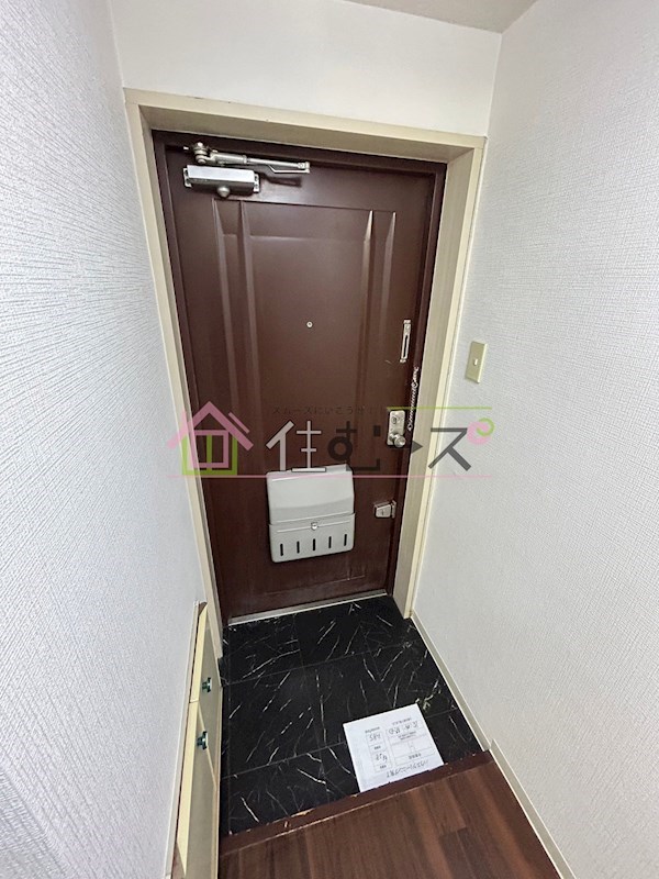 エリータ上新庄 玄関