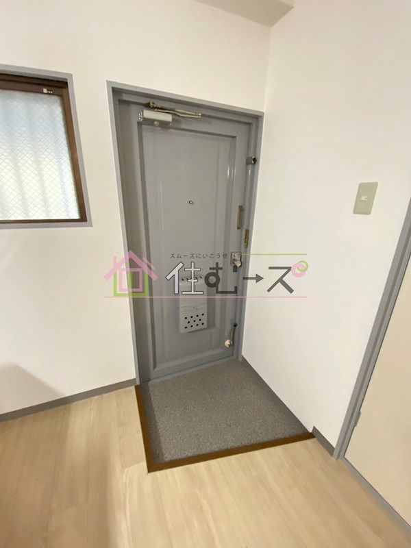 リバーハイツコーチⅡ 玄関