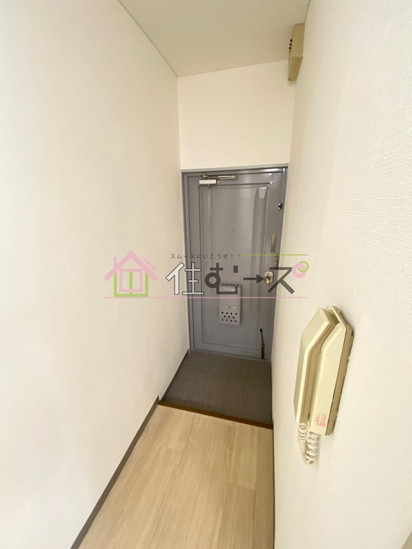 リバーハイツコーチⅡ 玄関