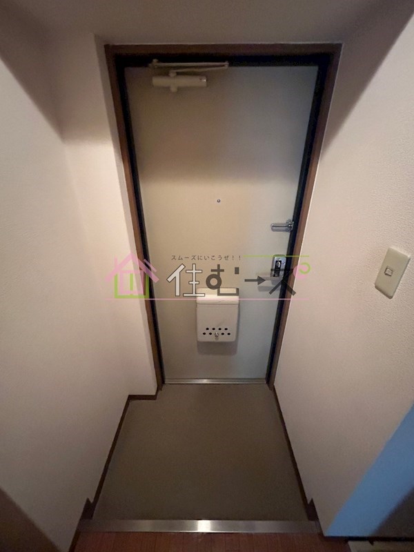 エスリード新大阪 玄関