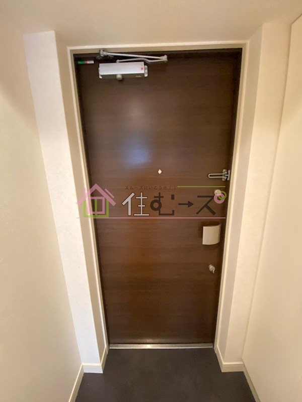プレサンス上町台東平 玄関