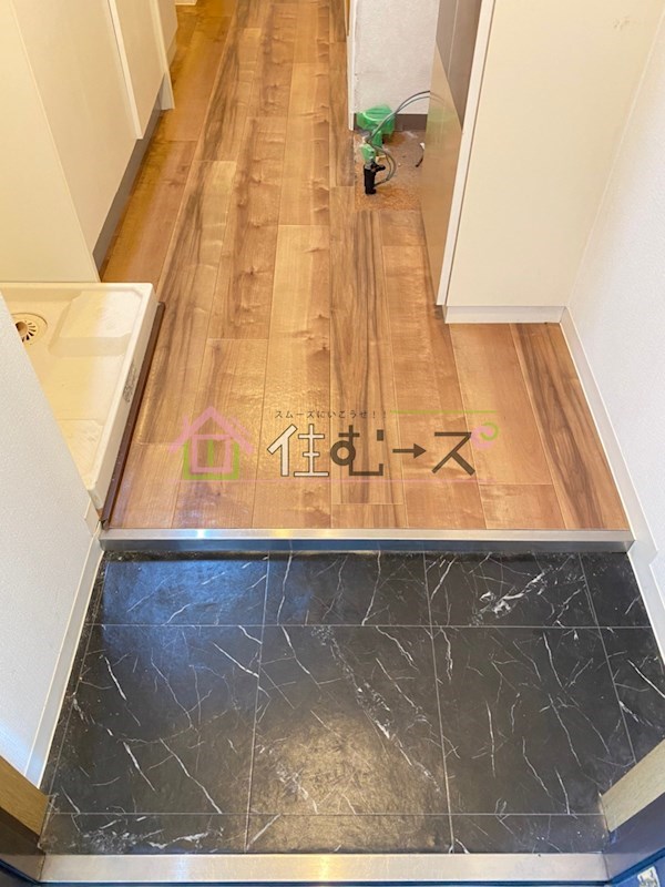 YAHATA西長堀 玄関