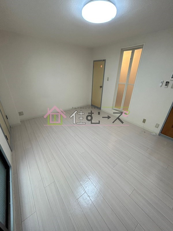 パインハイツ新大阪 リビング