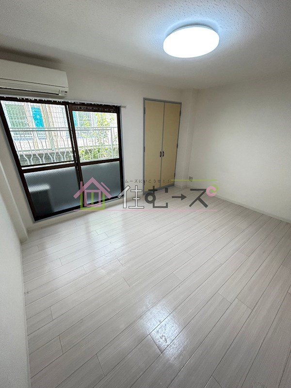 パインハイツ新大阪 ベッドルーム