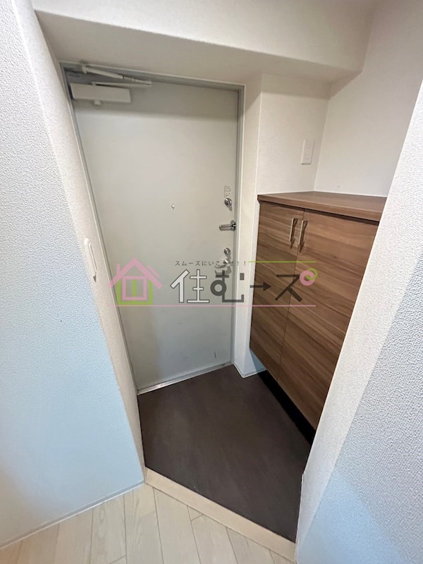 ラシュレエグゼ難波南 玄関