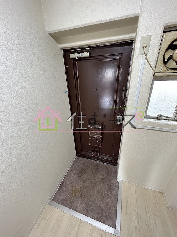 リアライズ北加賀屋 玄関