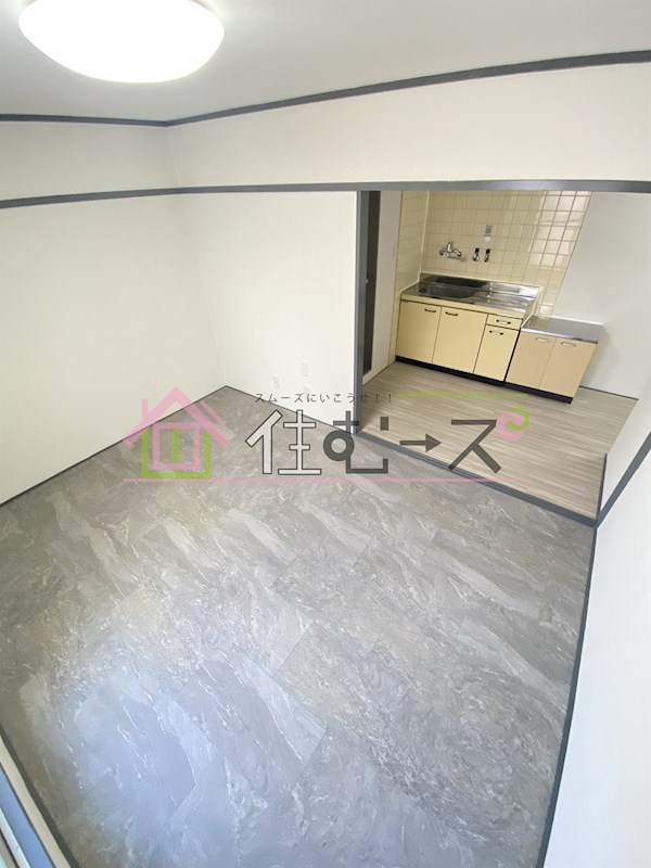 立知塚本ビル リビング