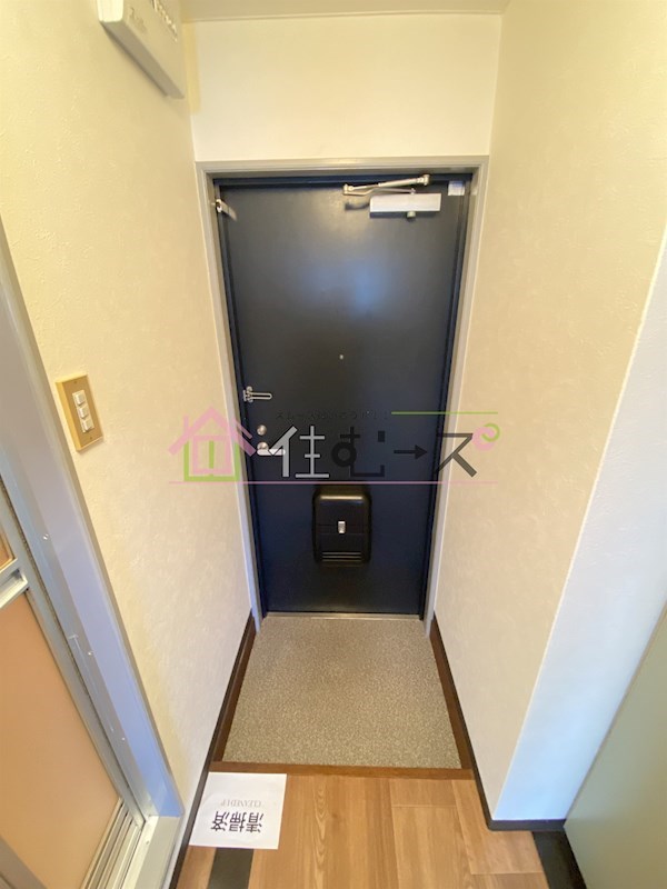 ルミナス難波 玄関