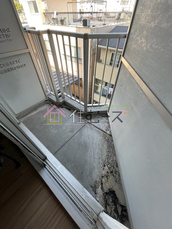 十信前ミールズ ベランダ