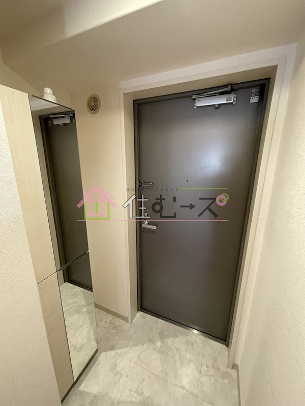 グラマシー心斎橋東 玄関