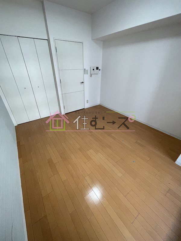 グラマシー心斎橋東 リビング