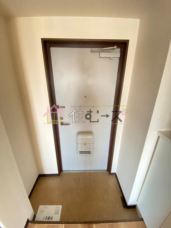 インターナショナル関目 玄関