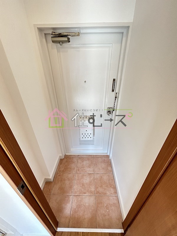 大宝　谷六ロイヤルハイツ 玄関