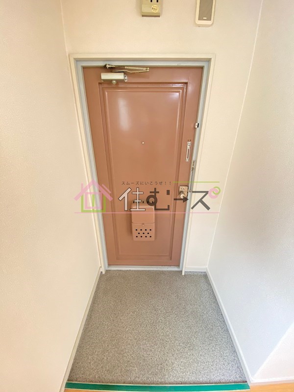 青山ハイツ淡路 玄関