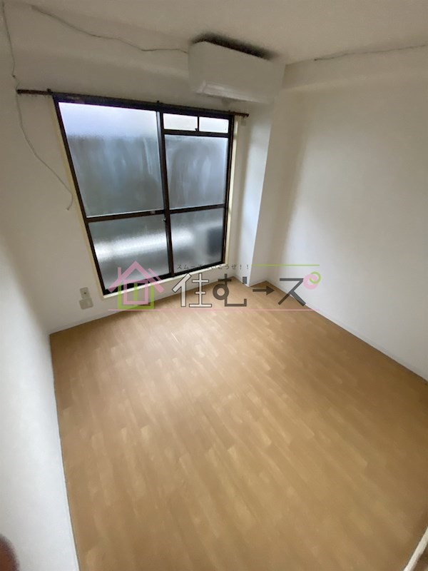 ロイヤル小路 ベッドルーム