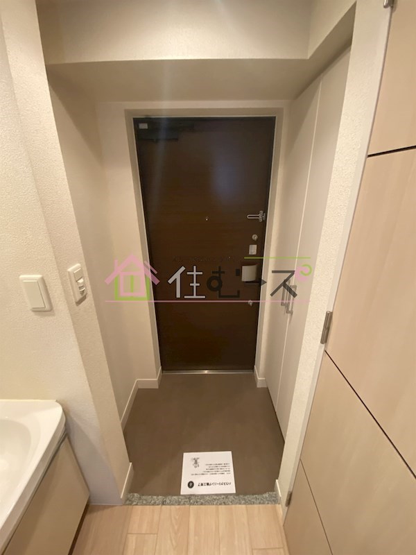 プレサンス難波元町 玄関