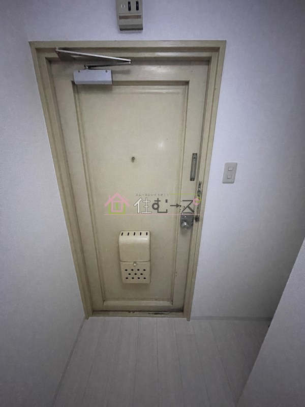 レガーレ関目 玄関