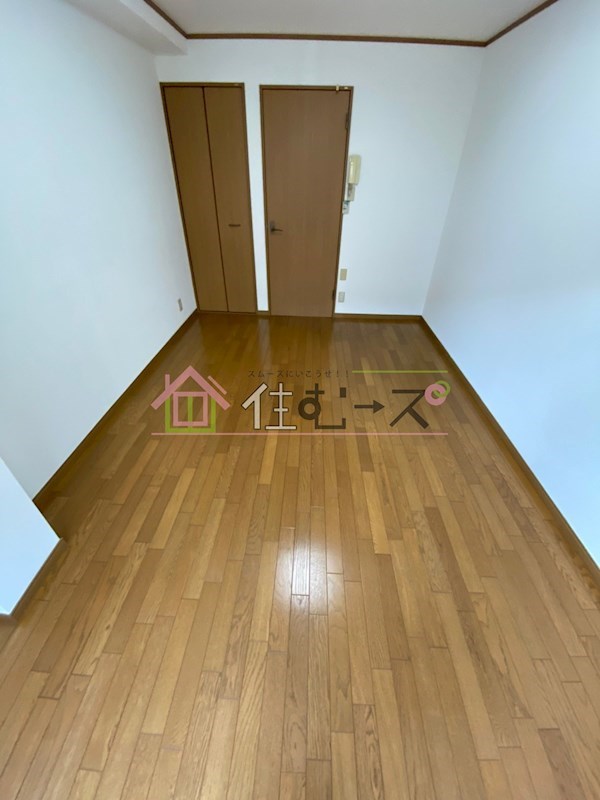 ナウイーブ弁天 リビング