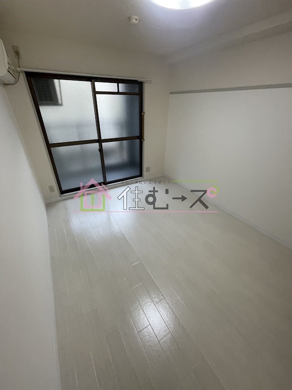 ガナス ベッドルーム