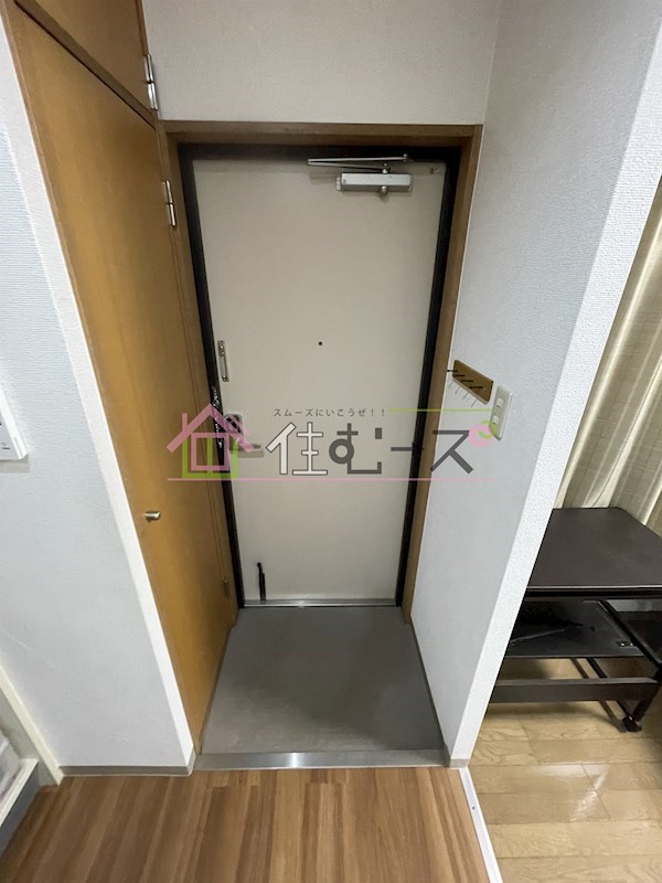 センエイ谷四 玄関