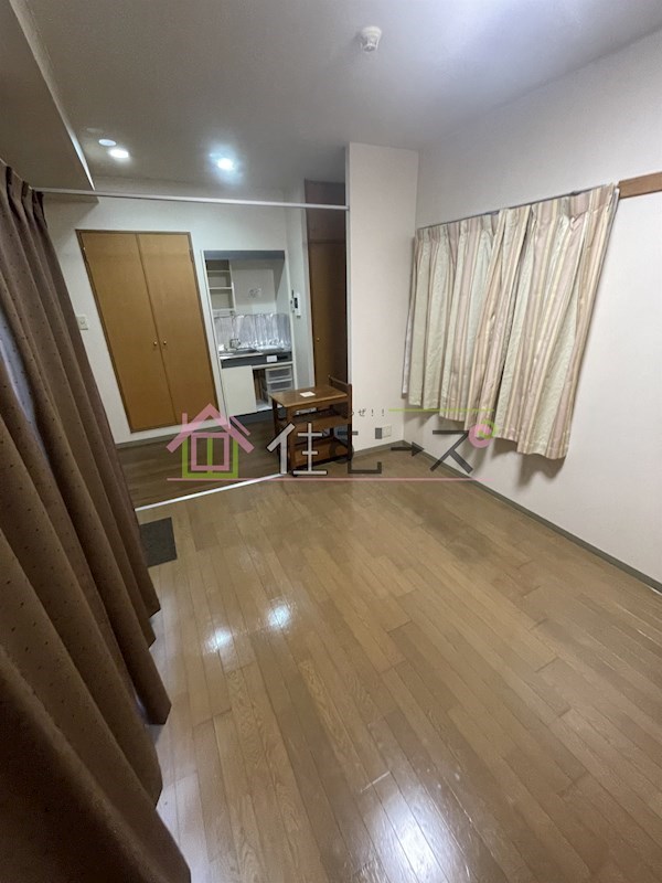 センエイ谷四 リビング