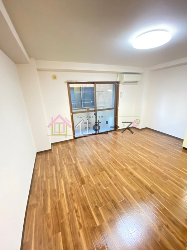 世子麟 ベッドルーム