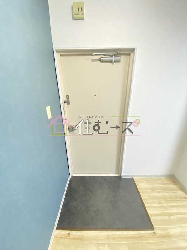 フォレスト新大阪 玄関