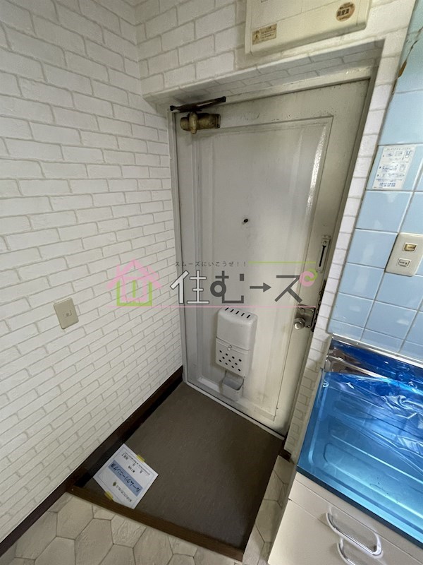 川辺ビル 玄関