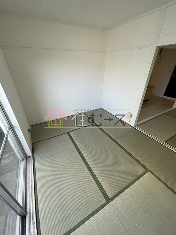 エイトビル岸里 リビング