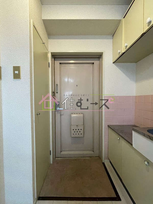 グランドハイツ平野西 玄関