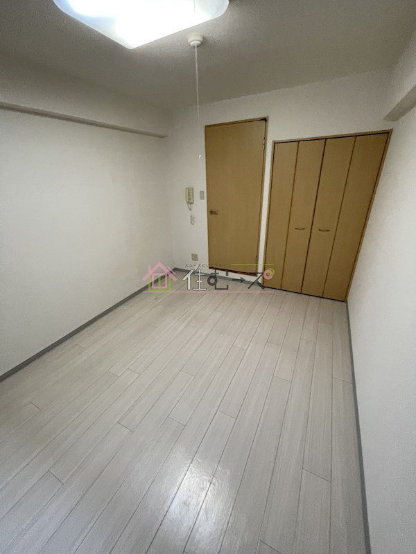 ロイヤルメゾン北浜 リビング