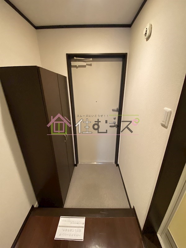 プルス野中南 玄関