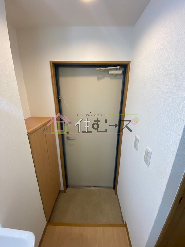 グランシティ西三国 玄関