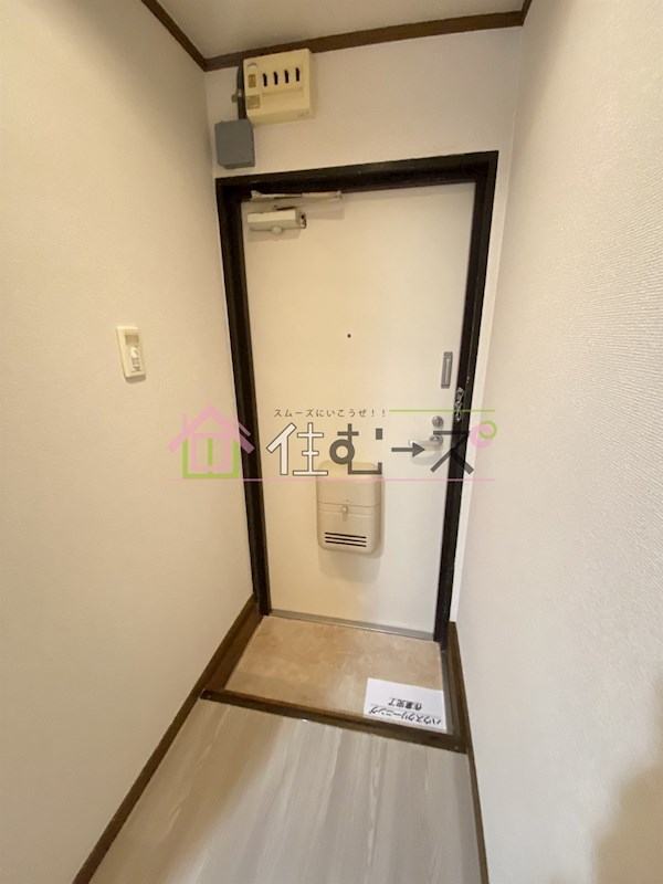 ハイツ加賀屋 玄関